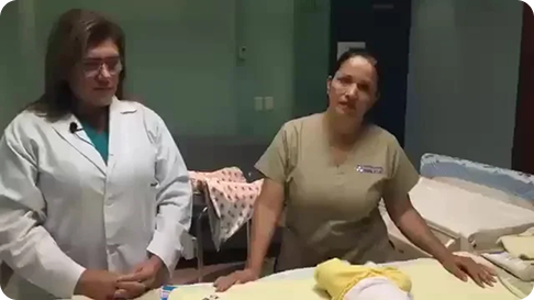Bañar bebe