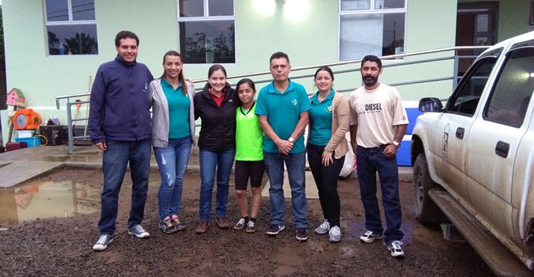 Equipo del Programa de Acción Social durante gira comunitaria en Upala tras la emergencia por el huracán Otto